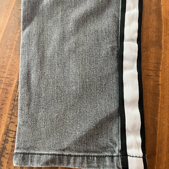 BDG black faded jeans size 33W stretch skinny - Picture 2 of 4